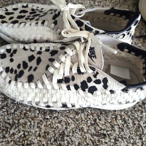 Nike Black and Cream Patterned Sneakers